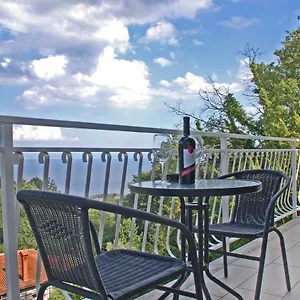 https://spacious-apartment-in-quiet-surrounding.primorje-gorskikotar.com