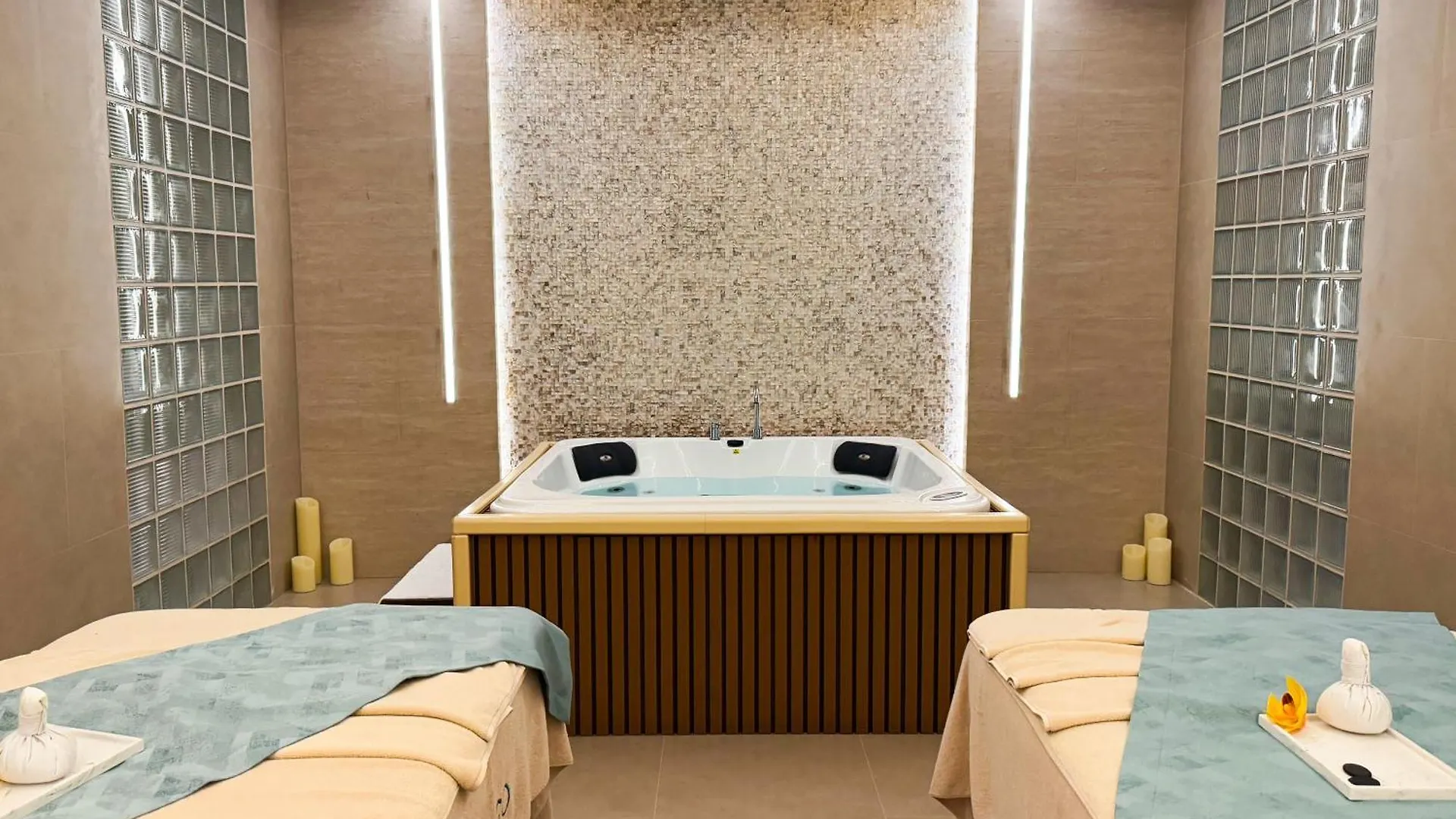 דירה דובאי Roda Al Murooj Residences